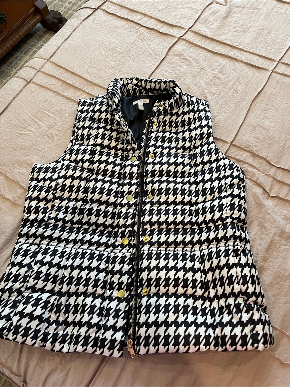 Madison Black & White Houndstooth Quilted Puffer Vest
